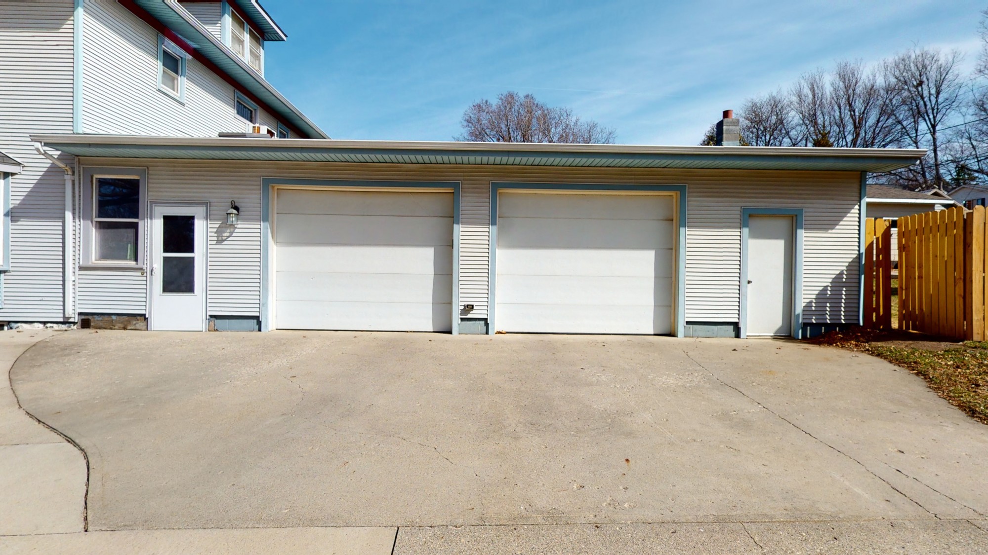 Side & Rear View of House / Property
Attached 2 Car Garage / Driveway 
Side Entry / Fenced in Yard 