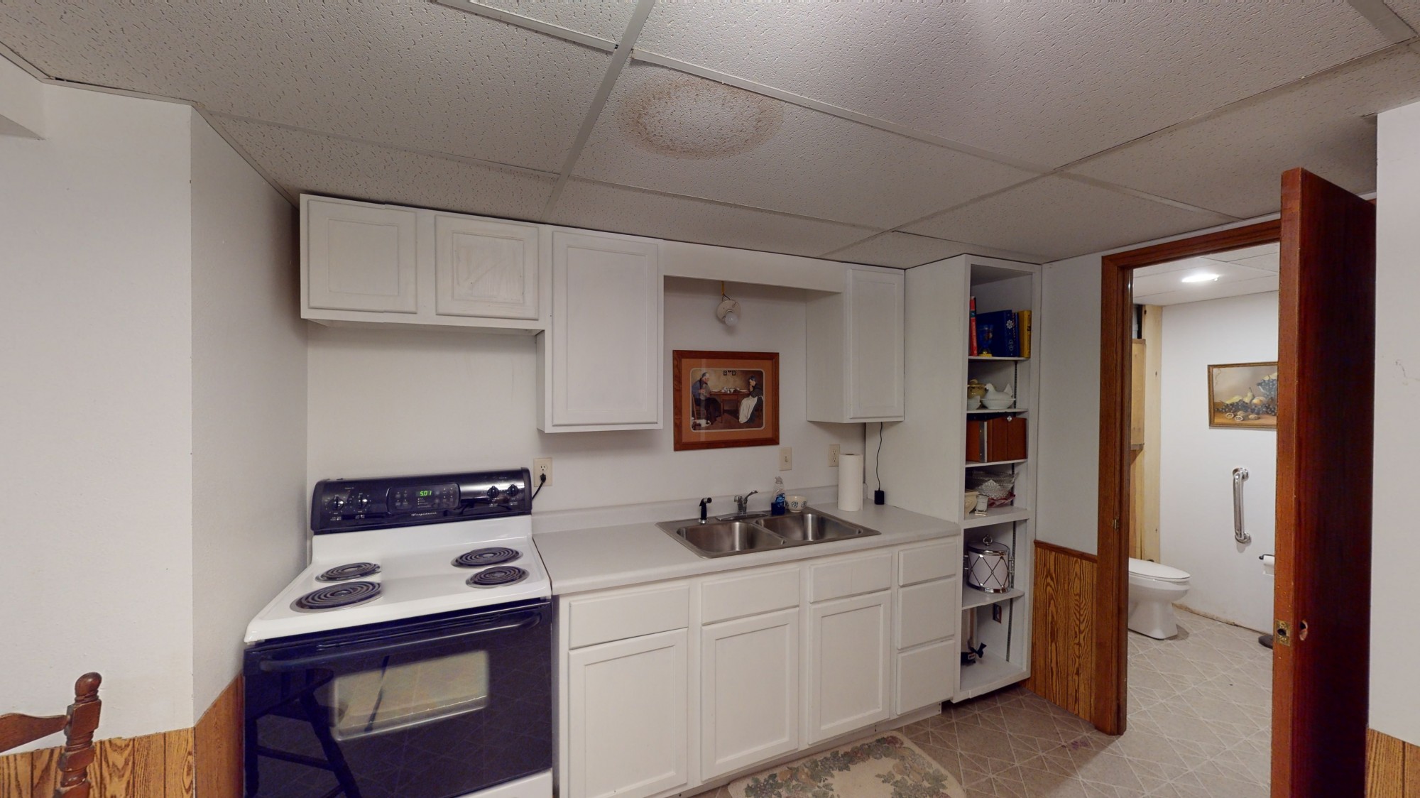 Kitchen
Partially Finished Basement 
